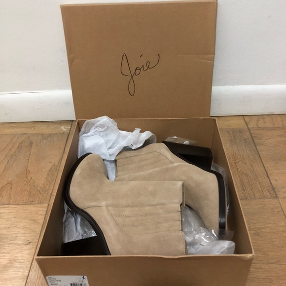 NWB joie natural suede booties - Picture 2 of 3